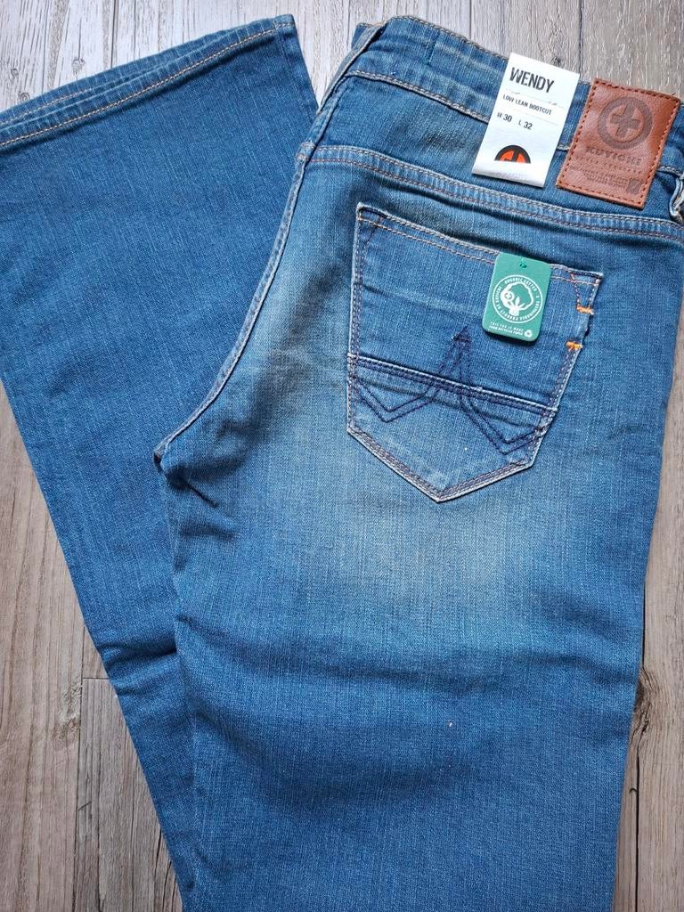 KUYICHI Wendy low bootcut jeans W30 L32, Kleding | Dames, Spijkerbroeken en Jeans, Blauw, KUYICHI, Nieuw, Ophalen of Verzenden
