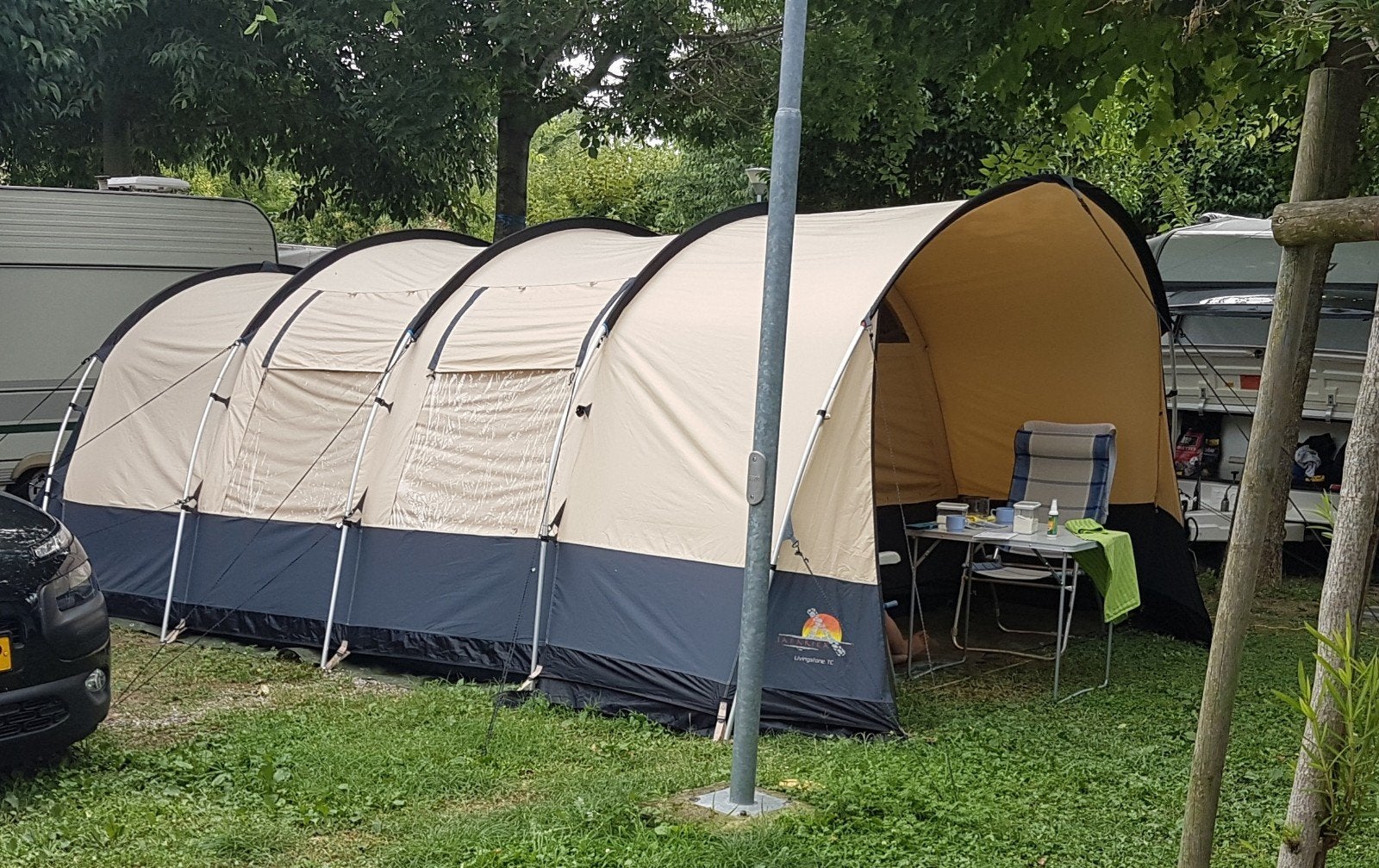 Safarica Livingstone 5-persoons tent, Ophalen, Zo goed als nieuw, Tot en met 5