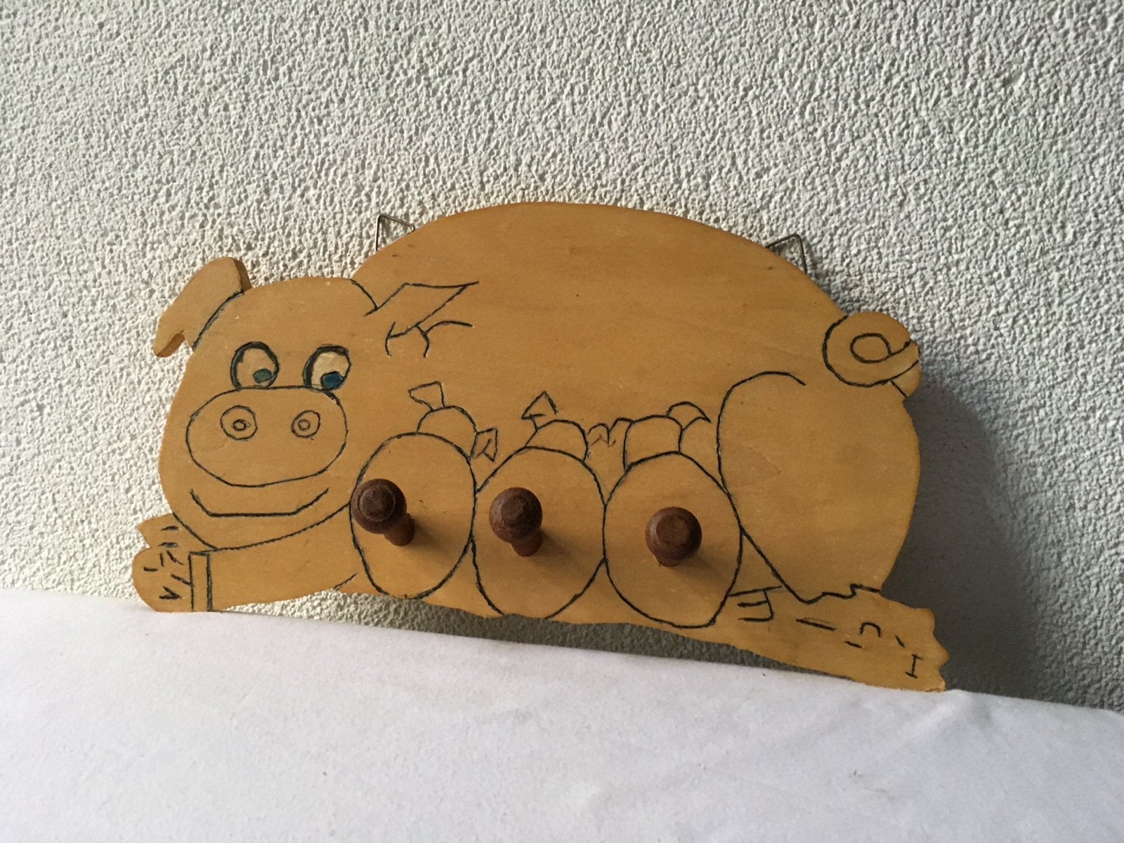 Leuke Kinderkapstok Varken met 3 Biggetjes - Hout, Ophalen of Verzenden, Gebruikt, Hout, Minder dan 100 cm