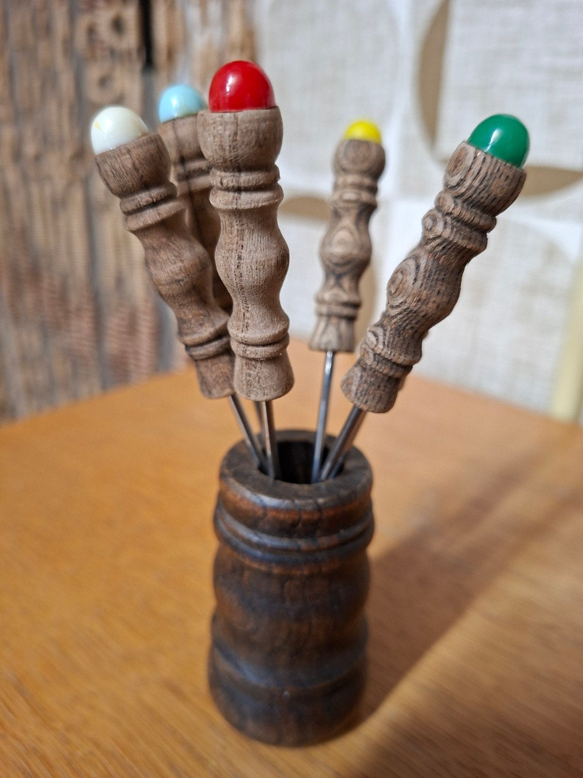 Vintage houten cocktailprikkers - fondue vorkjes met houder, Huis en Inrichting, Ophalen of Verzenden, Hout