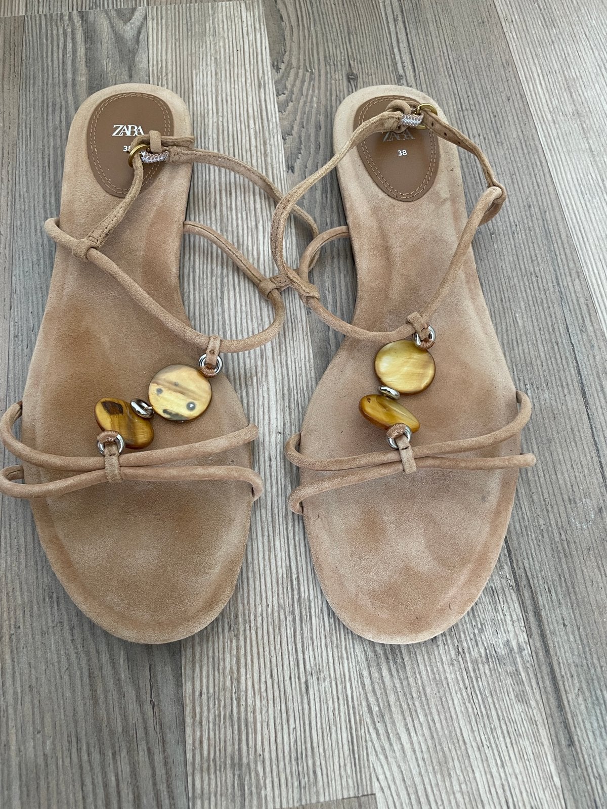 Suède leren platte sandaaltjes van Zara maat 38, Bruin, Zo goed als nieuw, Sandalen of Muiltjes, Ophalen of Verzenden