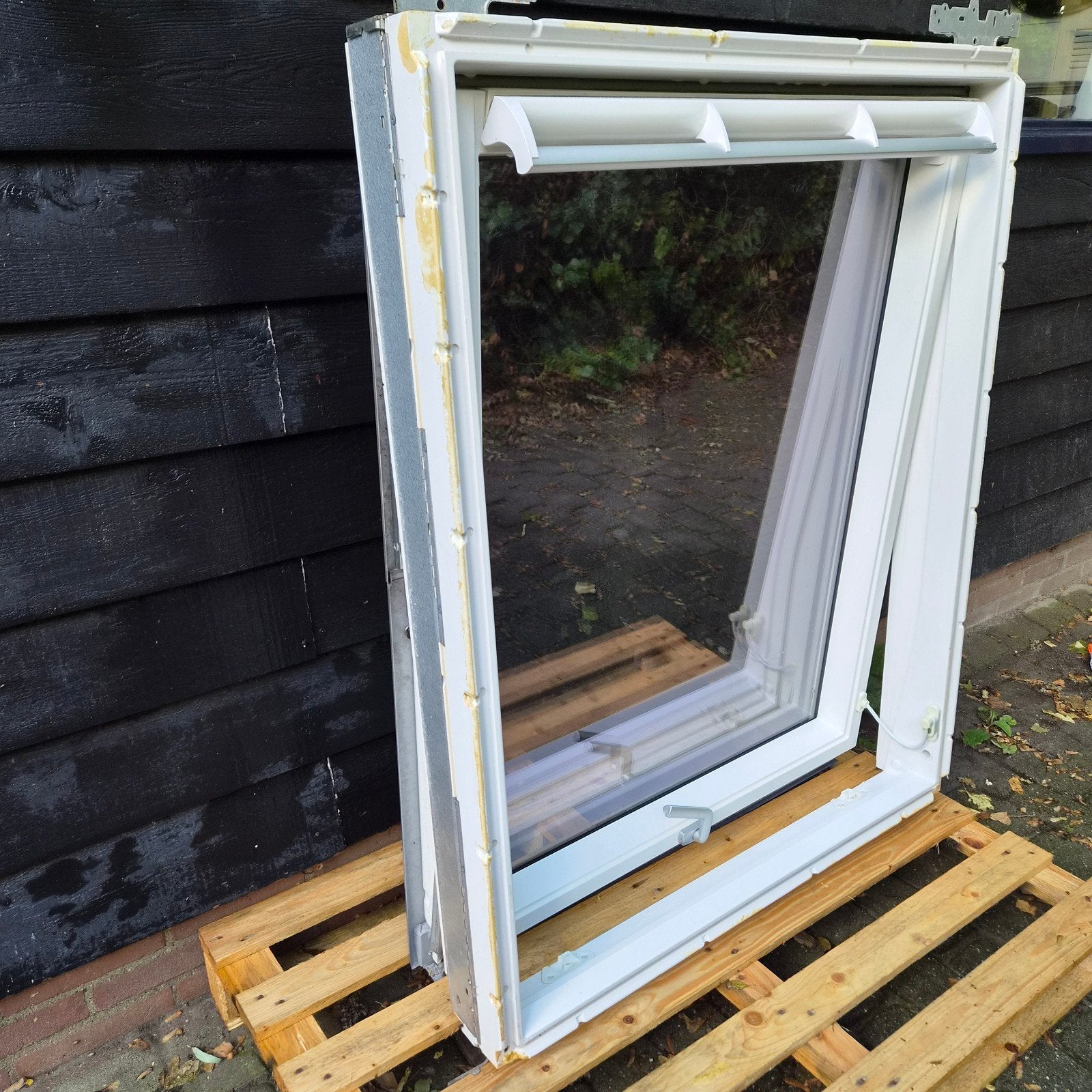 Velux kunststof dakraam, dubbel glas, 85x109 (zeer goed), Ophalen, 80 tot 120 cm, 80 tot 120 cm, Zo goed als nieuw