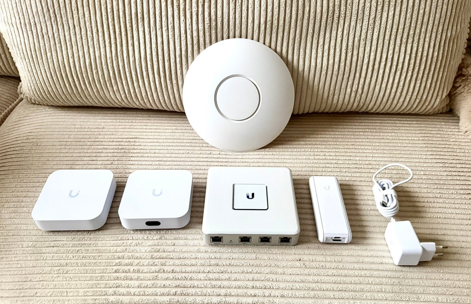Ubiquiti Unifi Netwerkset!(ZGAN), Ophalen of Verzenden, Zo goed als nieuw, Router