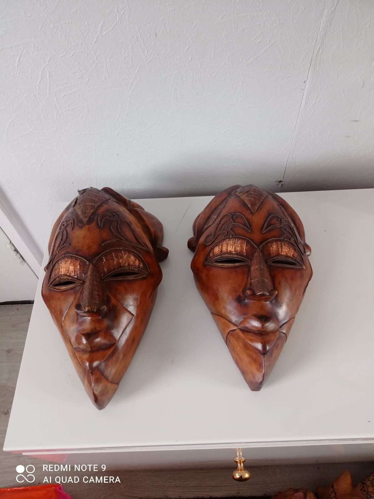 Vintage Afrikaans houten masker met koper beslag, Hout, Bruin, Afrika, Masker