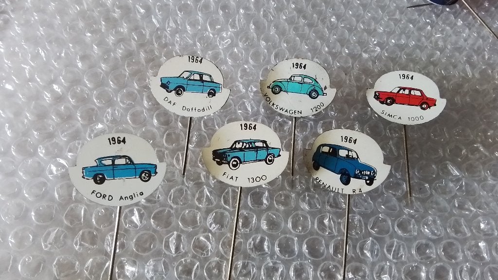 8 verschillende speldjes oldtimer auto's, Ophalen of Verzenden, Gebruikt, Overige onderwerpen