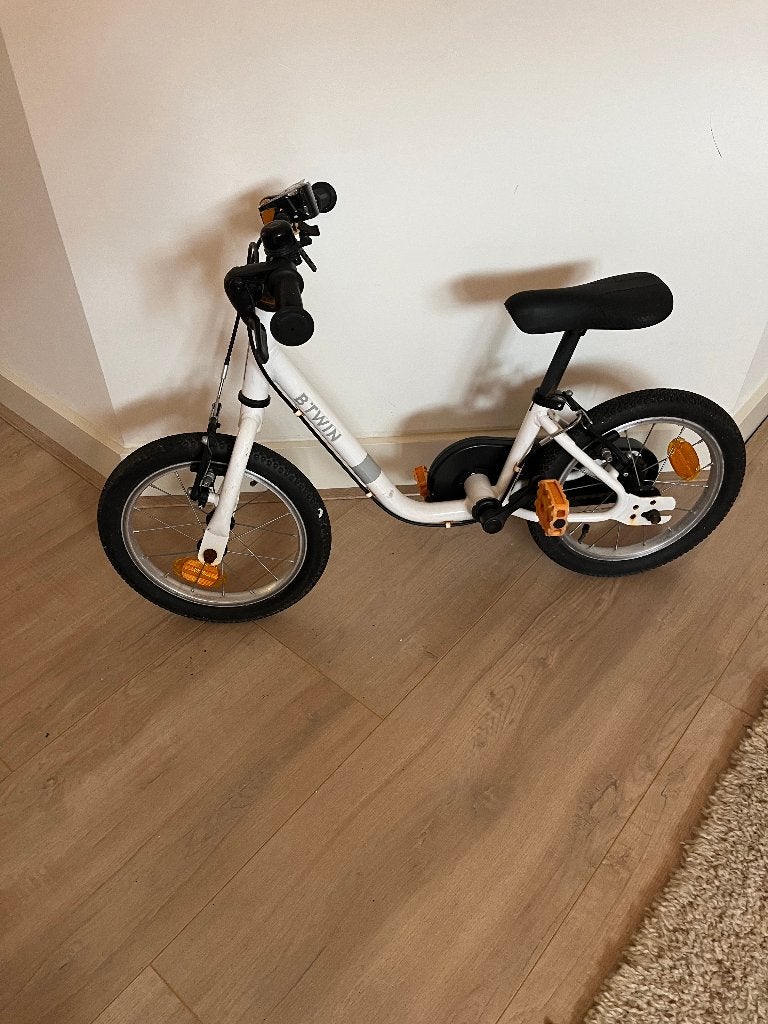 B-twin kinderfiets 14 inch, Fietsen en Brommers, Fietsen | Kinderfietsjes, Ophalen, Gebruikt, Velgrem, Minder dan 16 inch