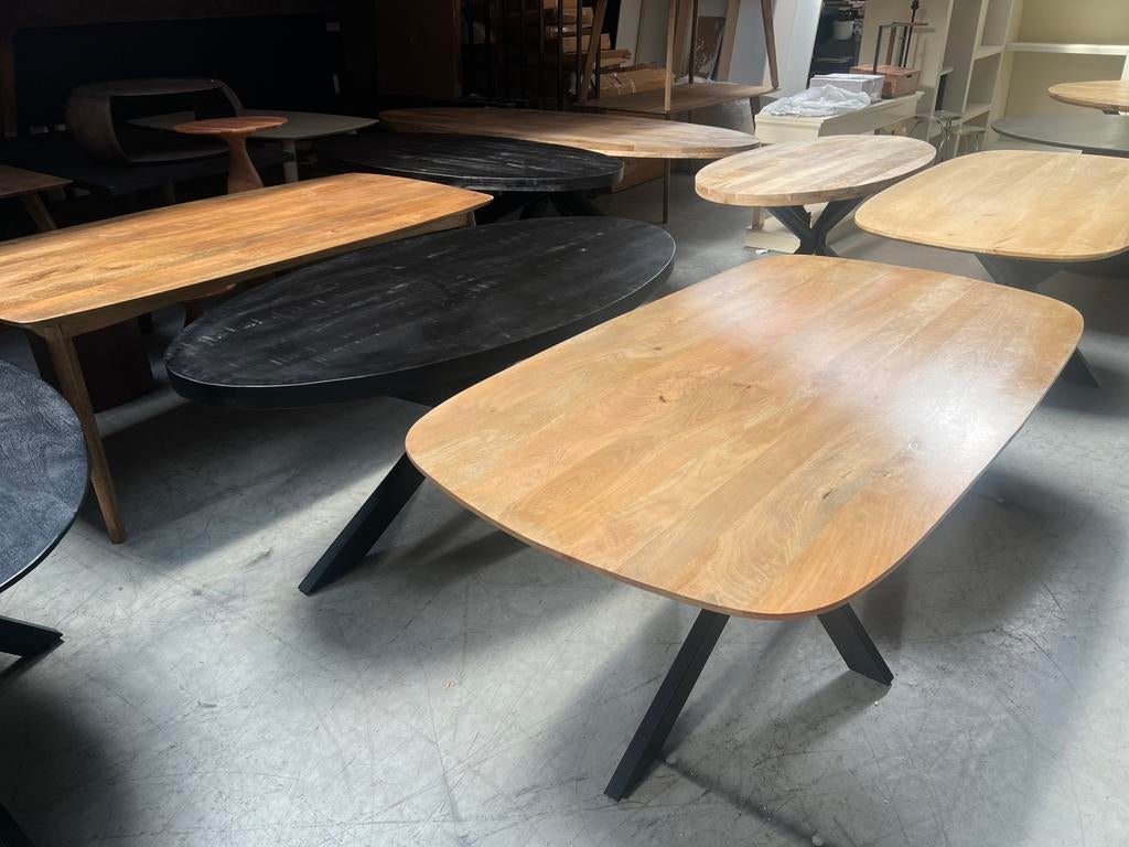 Magazijn sale eettafels mangohout ovaal, rond moet weg!, 100 tot 150 cm, 200 cm of meer, Ophalen of Verzenden, Info@sqvoireinteriors.com