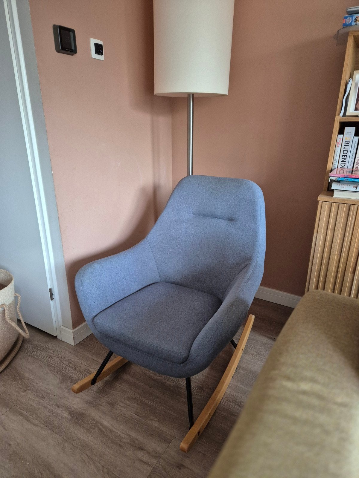 Blauwgrijze schommelstoel Jysk, Huis en Inrichting, Fauteuils, Ophalen of Verzenden, Gebruikt, 75 tot 100 cm, Stof