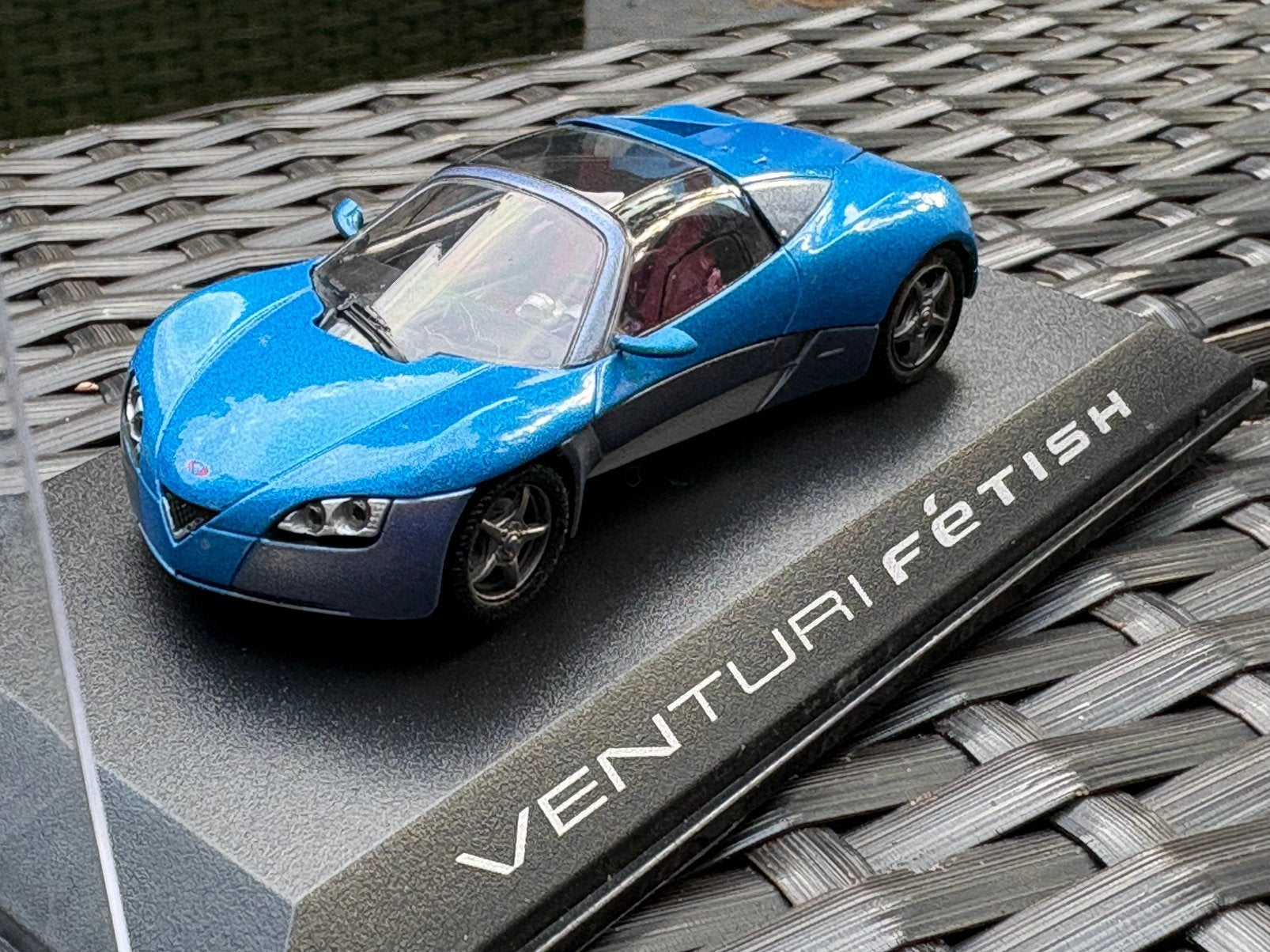 Venture Fétish 1:43 Norev, Ophalen of Verzenden, Zo goed als nieuw, Auto, Norev