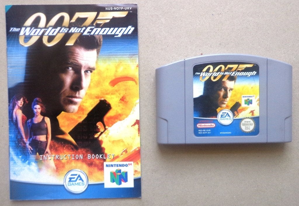 James Bond the World is not Enough Nintendo 64 + boekje, Spelcomputers en Games, Games | Nintendo 64, Gebruikt, Shooter, 1 speler