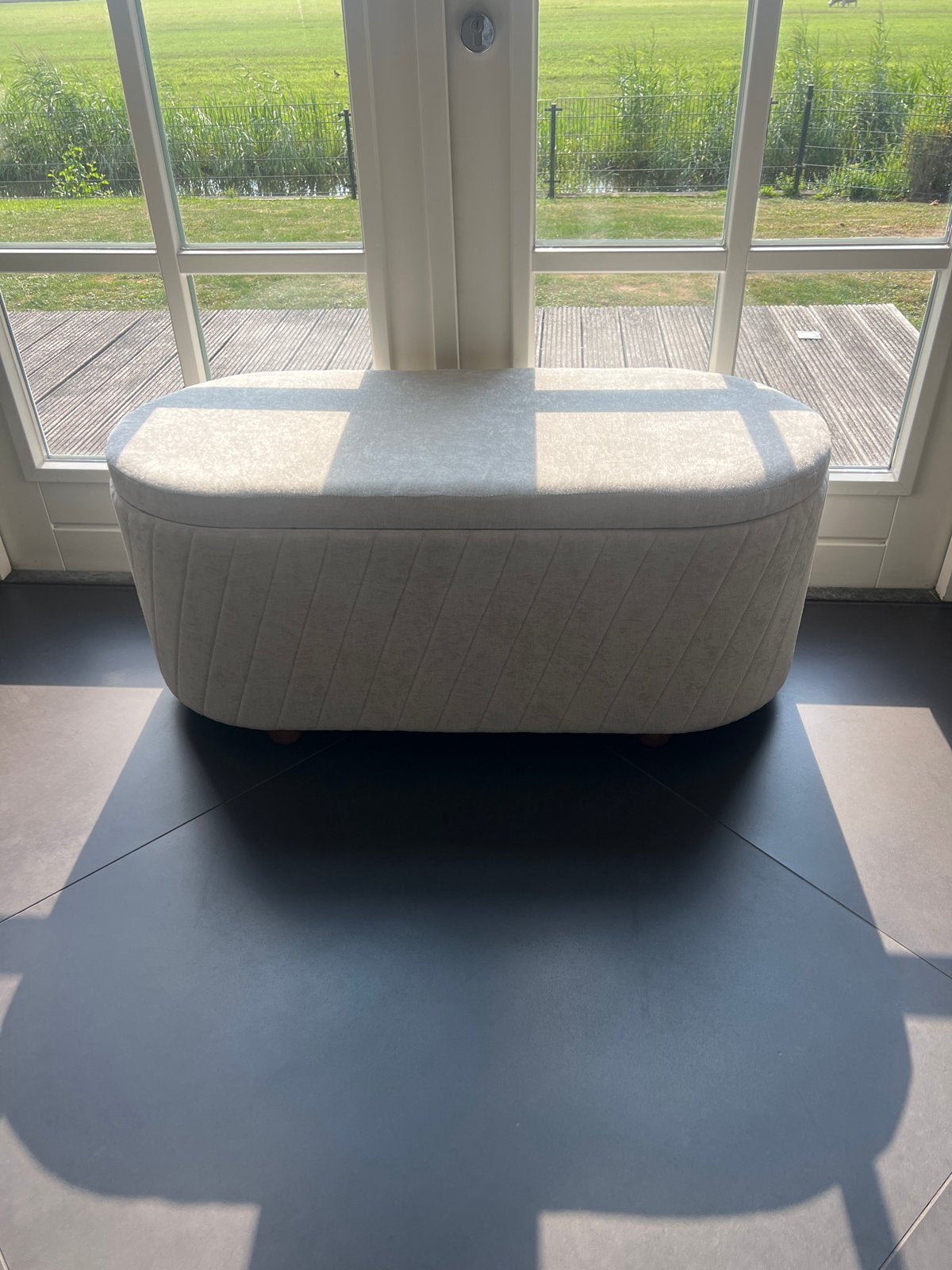 Stijlvolle ovale opbergbank/poef - Zo goed als nieuw, Huis en Inrichting, Ophalen, Stof, Ovaal, 50 tot 75 cm