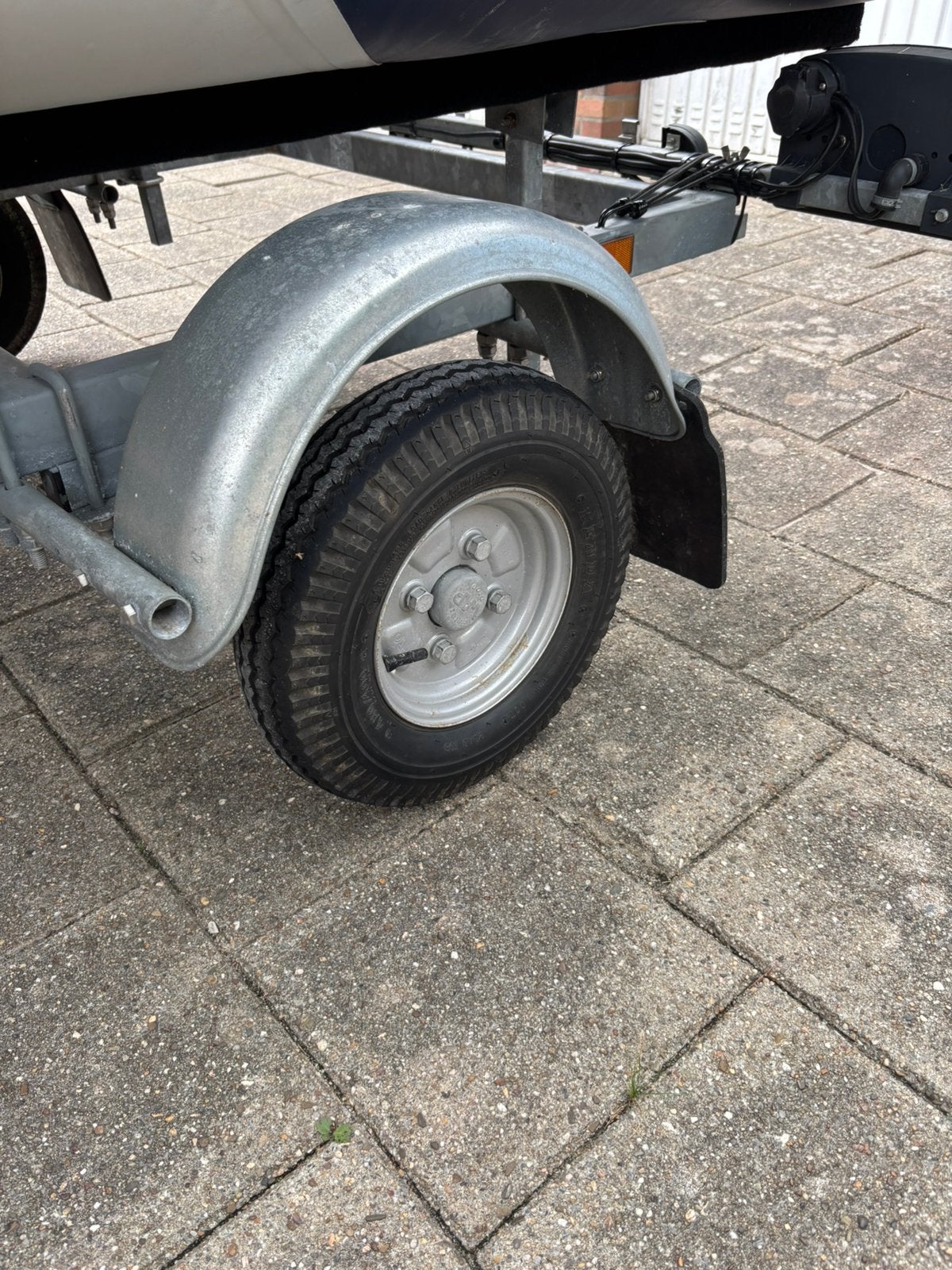 Foto 8 van Beaut TZ300AL Rubberboot met Suzuki DF 6A en Pega Trailer