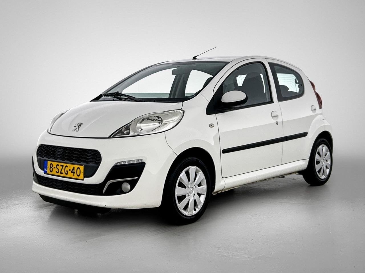 Peugeot 107 1.0 12V 5DR AIRCO (bj 2013), Gebruikt, 4 stoelen, Wit, Origineel Nederlands