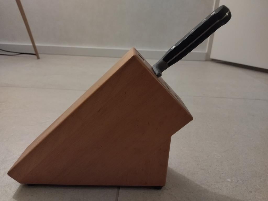 Massief houten messenblok voor 4 messen en 1 slijper, Ophalen of Verzenden, Gebruikt