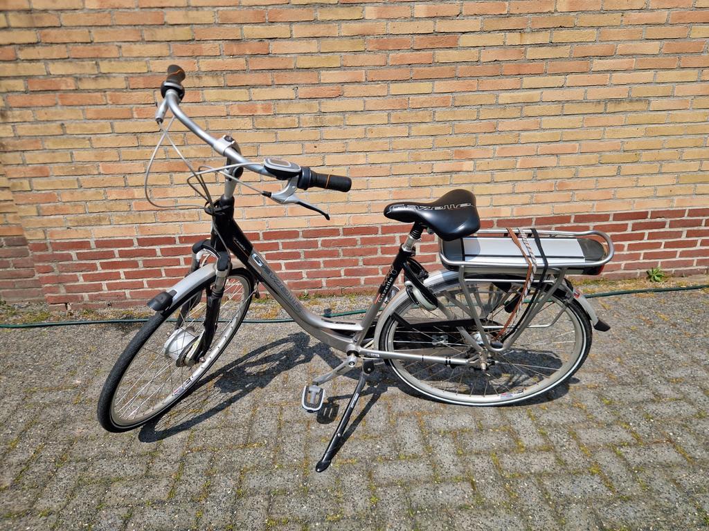 Gazelle elektrische fiets, 5895 km, goede staat, Fietsen en Brommers, Ophalen, Zo goed als nieuw, 30 tot 50 km per accu, Gazelle