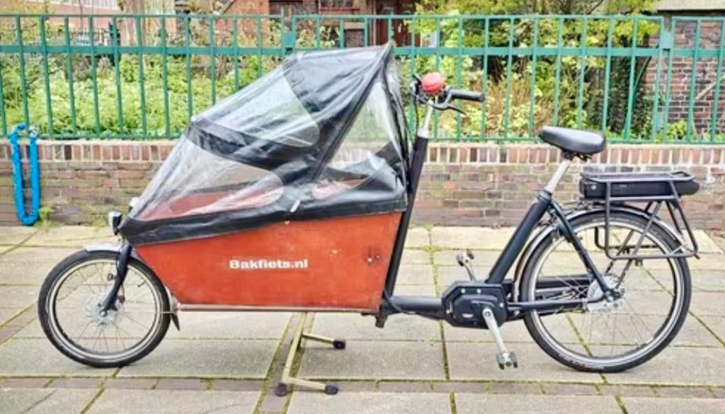Elektrische bakfiets: goede staat, regentent + zijdeurtje, Ophalen, 4 kinderen of meer, Gebruikt, Huif
