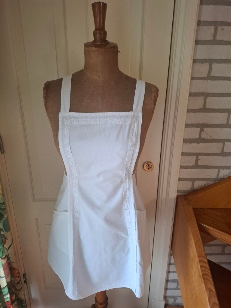 Oude witte schort jaren vijftig, Ophalen of Verzenden