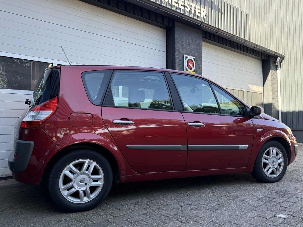 Renault Scénic 2.0-16V Tech Line (bj 2005, automaat), Auto's, 1998 cc, 135 pk, 4 cilinders, Leder en Stof