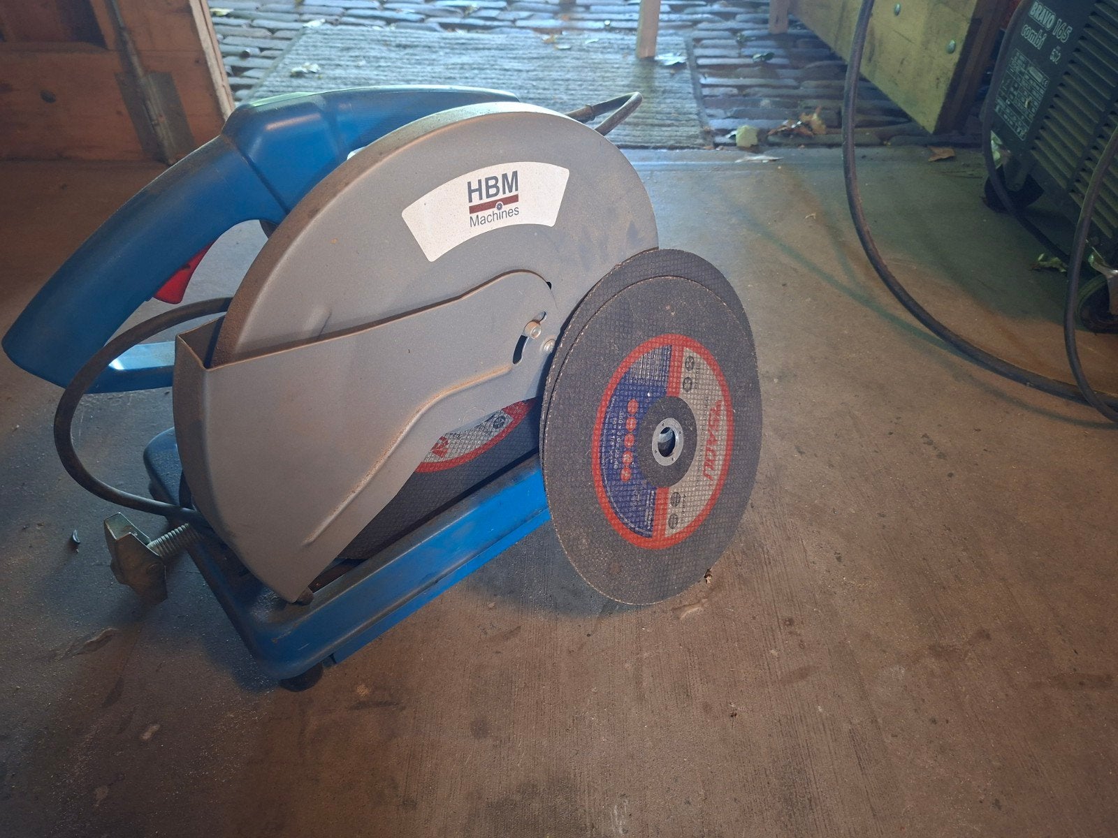 HBM metaal afkortzaag, Ophalen of Verzenden, Zo goed als nieuw, Minder dan 700 watt, Haakse handslijpmachine