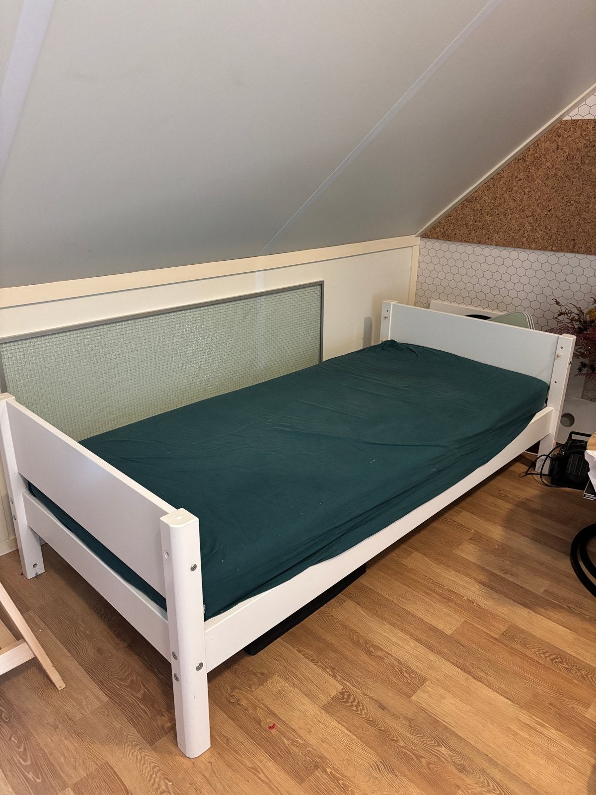 Eenpersoonsbed 205x100 cm met uitvalbeveiliging, Eenpersoons, Wit, Ophalen of Verzenden, 200 cm