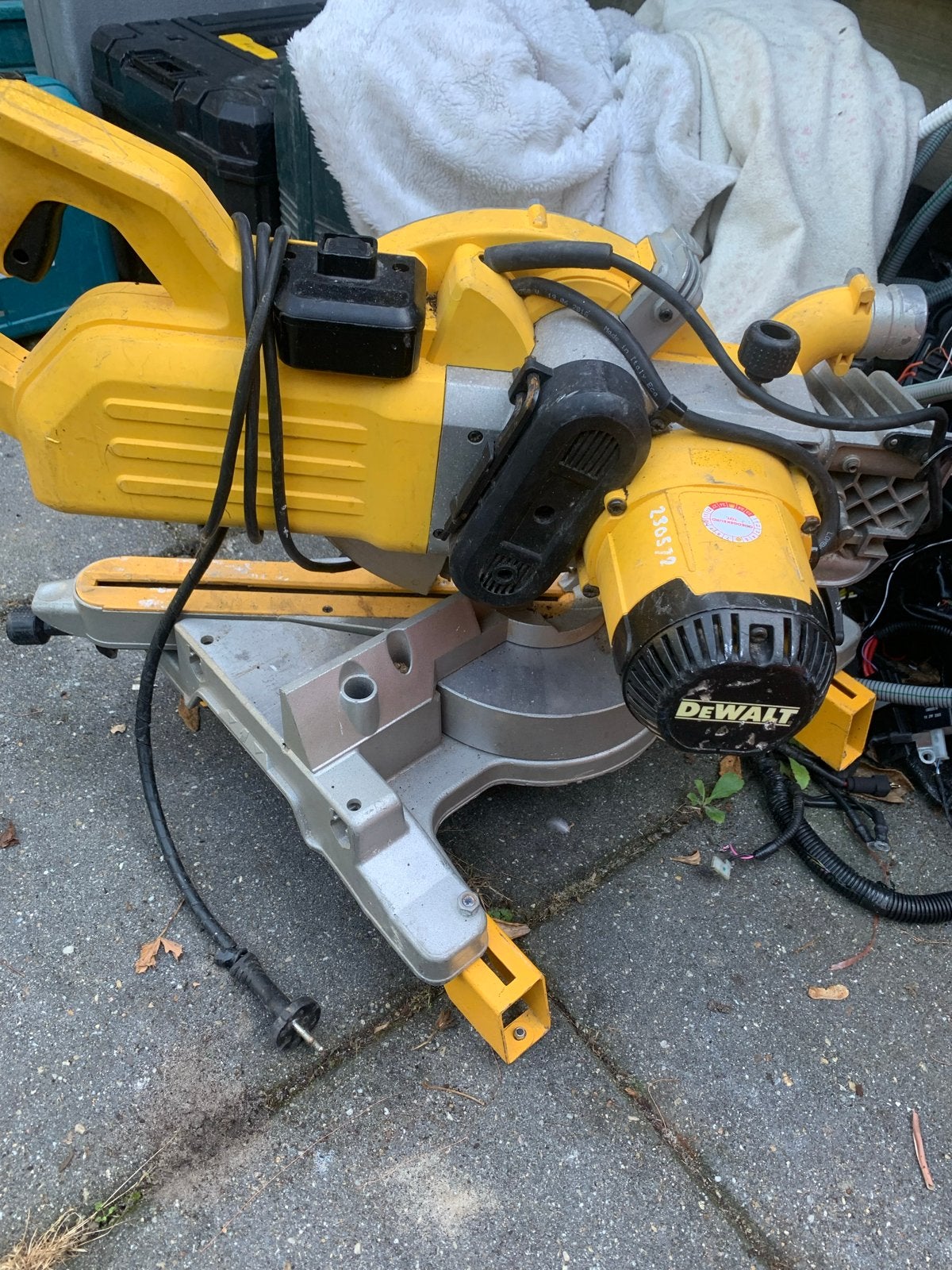 DeWalt Afkortzaag - Krachtige en Betrouwbare Zaag