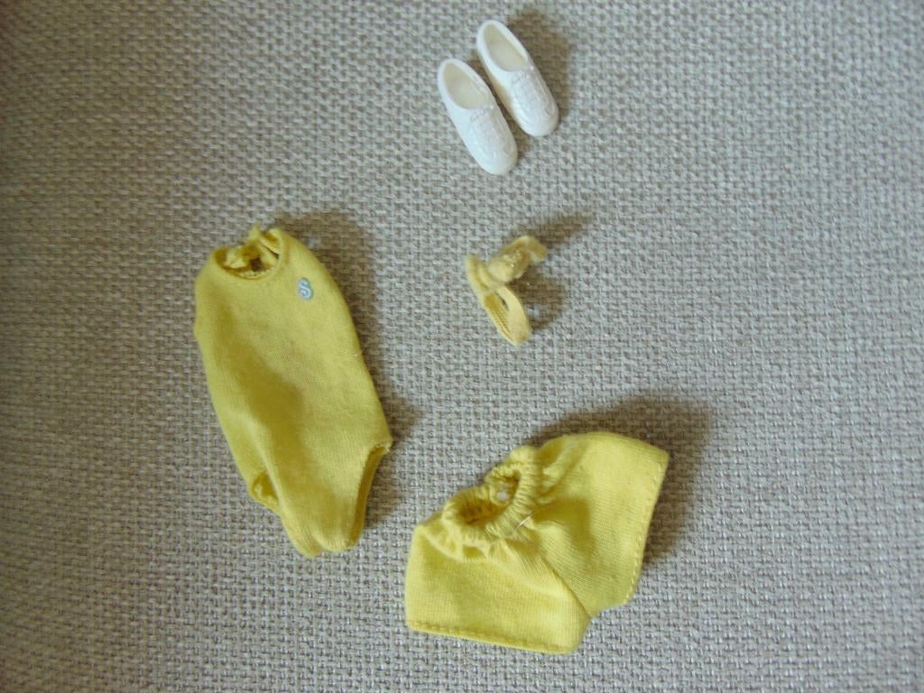 Skipper Barbie outfit 1985 #2235, Ophalen of Verzenden, Gebruikt, Kleertjes