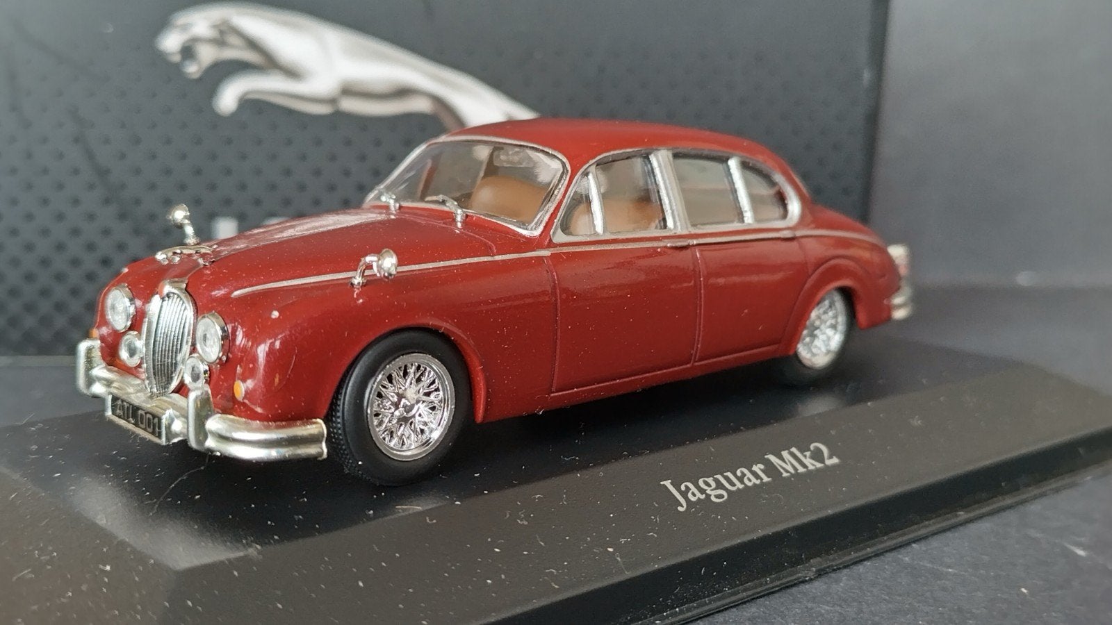 Jaguar Mk2 Saloon Maroon Red 1:43 Atlas Collections Pol, Overige merken, Auto, Verzenden, .