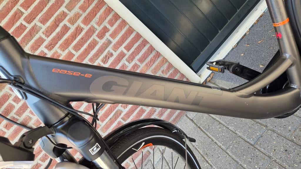 Giant Ease-E elektrische fiets met 2 accu's en lader, Fietsen en Brommers, Elektrische fietsen, Ophalen