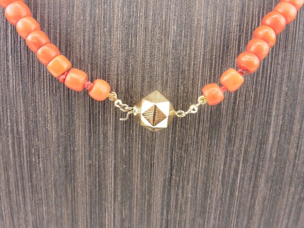 Bloedkoralen collier gouden slot                         D97, Ophalen of Verzenden, Overige materialen, Ketting