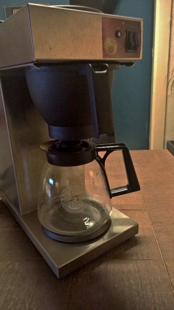 Professioneel koffiezetapparaat, Witgoed en Apparatuur, Koffiezetapparaten, Gebruikt, 10 kopjes of meer, Koffiemachine, Gemalen koffie