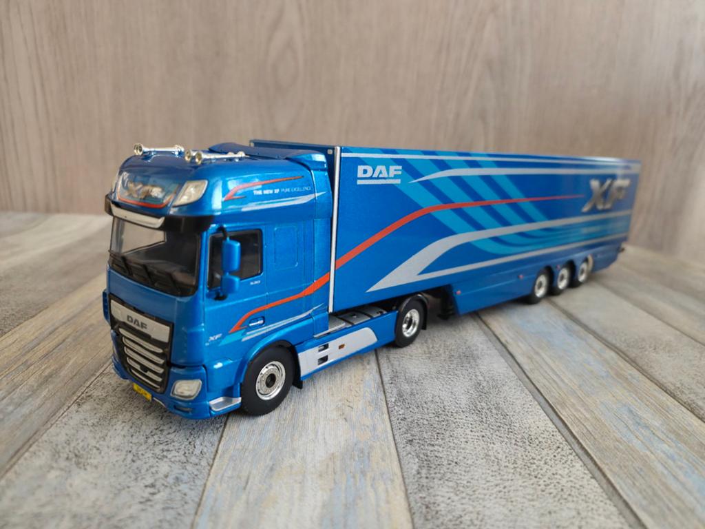 Miniatuurvrachtwagen 1:50 DAF XF Blauw WSI Models, Verzenden, Zo goed als nieuw, Bus of Vrachtwagen, Wsi