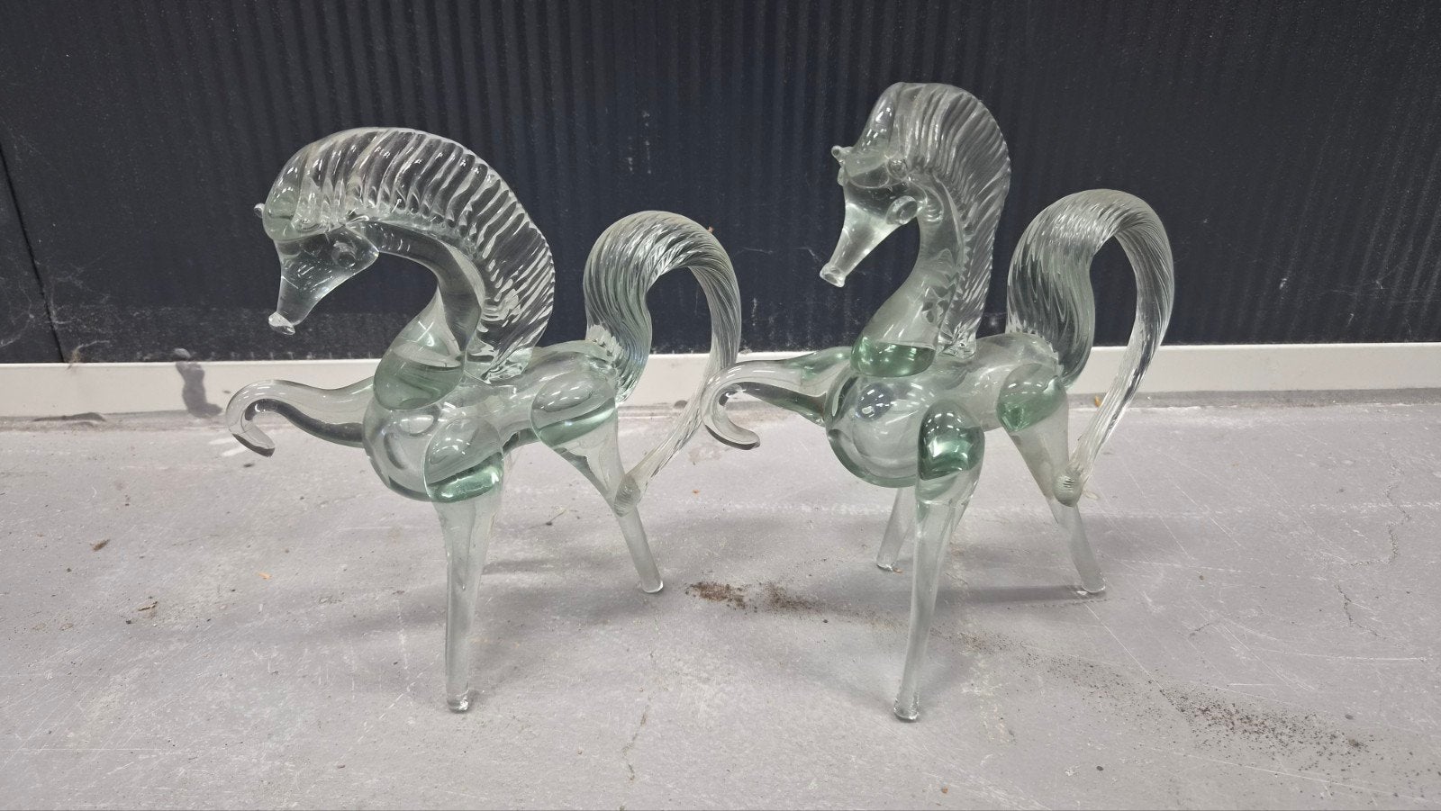 Set van 2 glazen paarden beeldjes, Ophalen