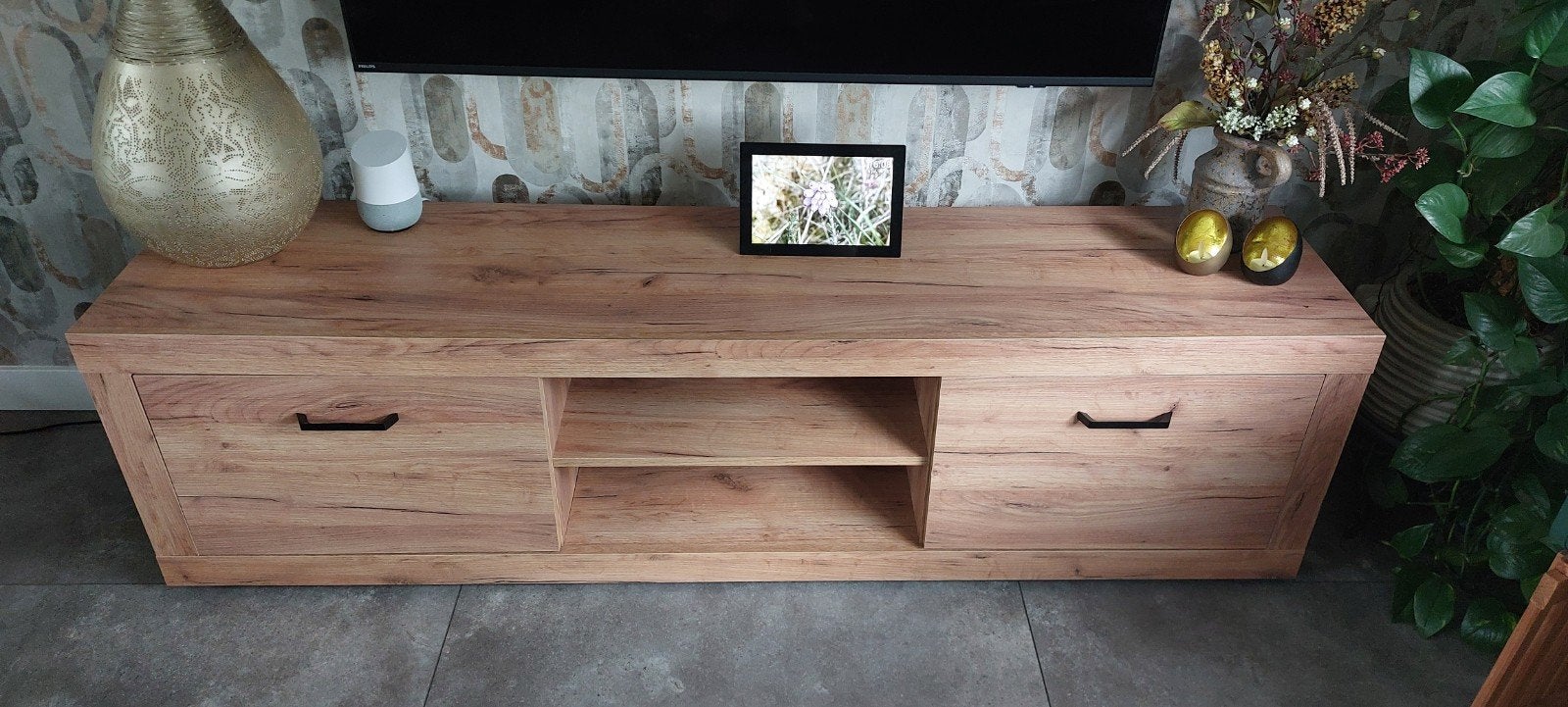 Stijlvol TV-meubel met deuren en open vakken, Ophalen, Modern, Scandinavisch, 150 tot 200 cm, Zo goed als nieuw