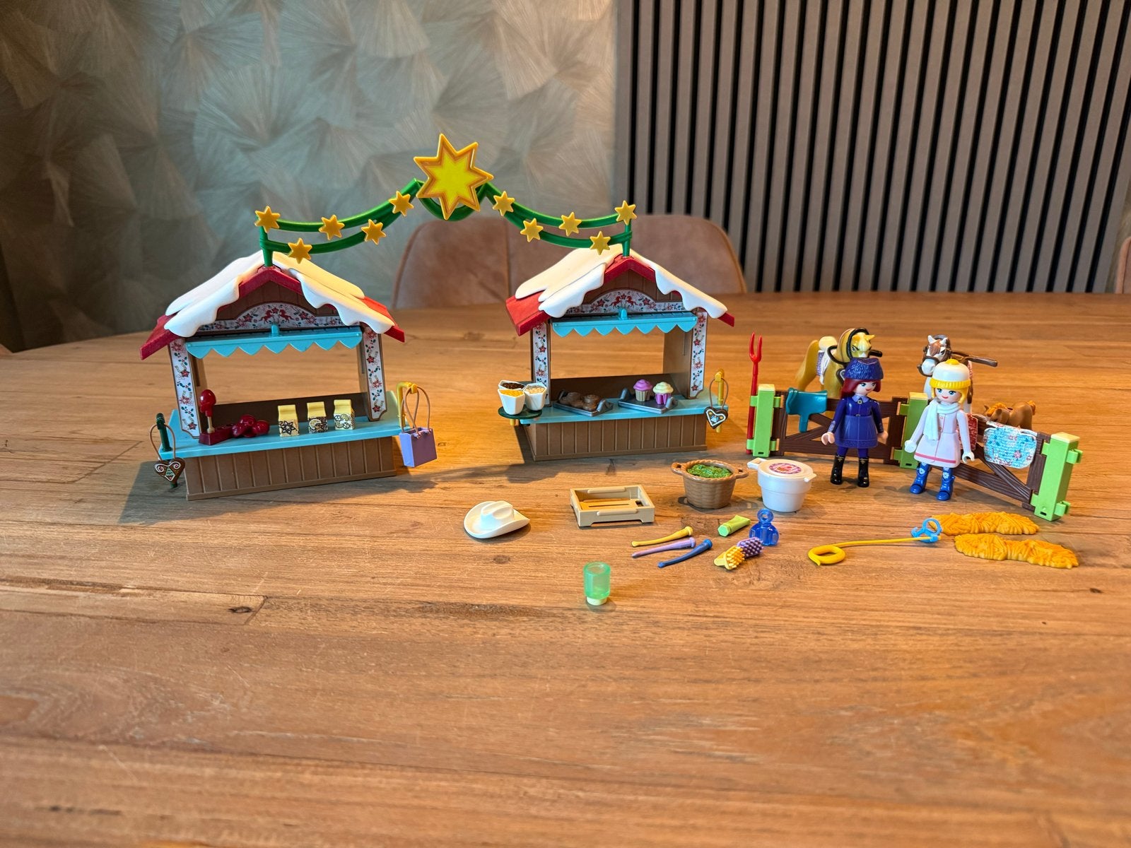 Playmobil Spirit 70395 Kerstmarkt met paarden, Kinderen en Baby's, Speelgoed | Playmobil, Ophalen of Verzenden, Gebruikt