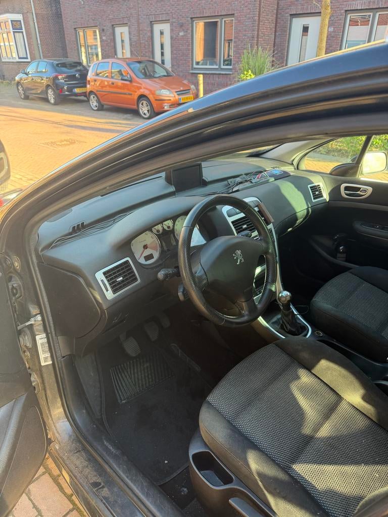 Peugeot 307 1.6 16V XR Break 2007 Zwart, 4 cilinders, 715 kg, 7 stoelen, Zwart