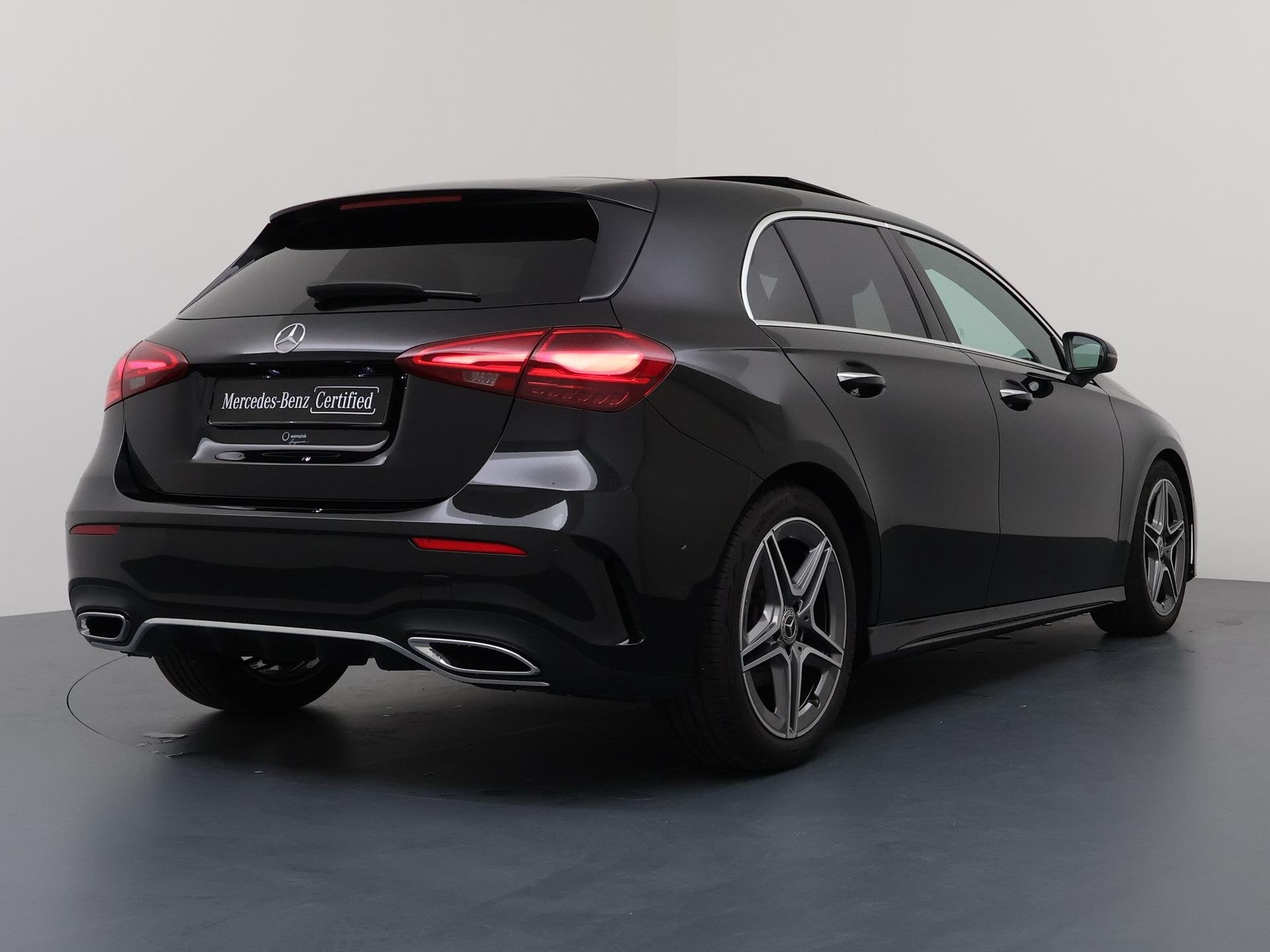 Mercedes-Benz A-klasse 180 Business Solution AMG | Night pak, Dealer onderhouden, Gebruikt, 4 cilinders, Zwart
