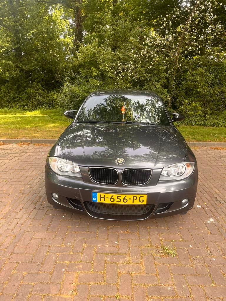 BMW 1-Serie 1.6 116I 2006 Grijs, Auto's, 1596 cc, Achterwielaandrijving, 4 cilinders, 635 kg