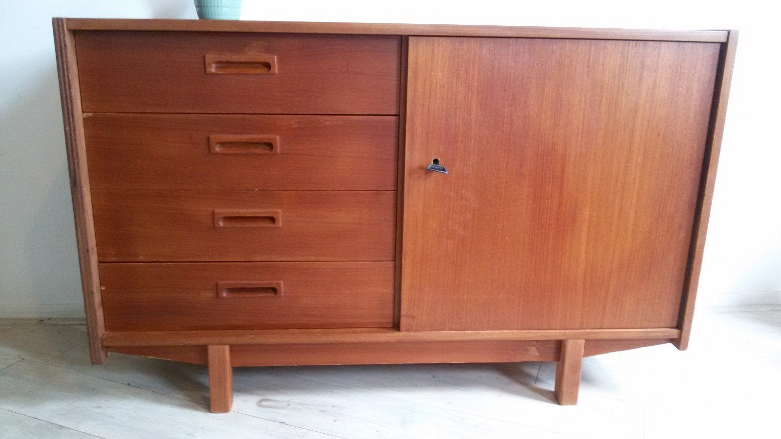 Mid century vintage teak dressoir retro Deens, Huis en Inrichting, Kasten | Dressoirs, Ophalen, Gebruikt, Met deur(en), 25 tot 50 cm