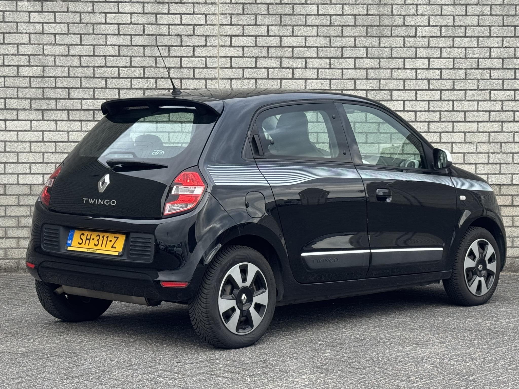 Renault Twingo 1.0 SCe Collection | Bluetooth | Airco | DAB+, Auto's, Gebruikt, 4 stoelen, Zwart, Origineel Nederlands