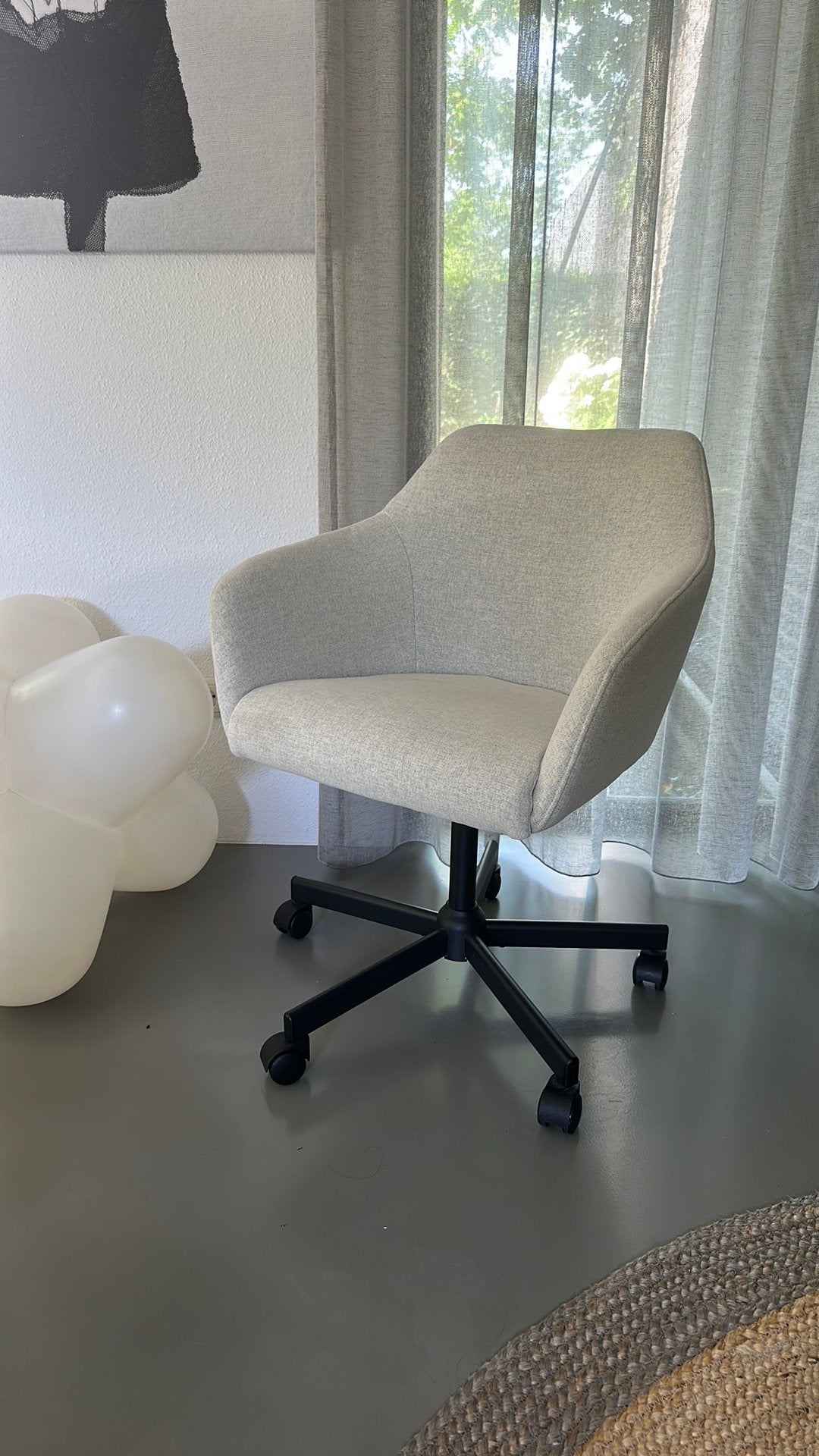 Ikea tossberg bureaustoel nieuw NP 147 euro, Ophalen, Zo goed als nieuw, Beige, Bureaustoel