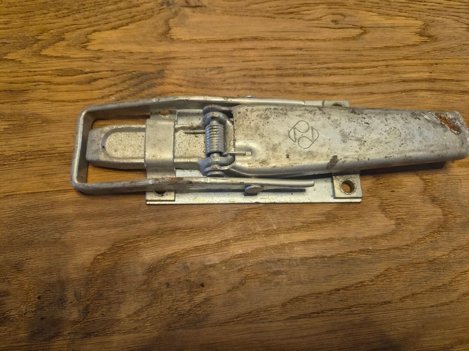 #13#  Robuuste metalen schuifgrendel, Ophalen