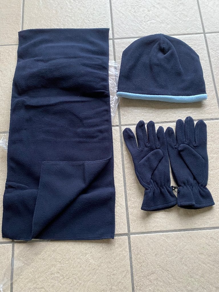 Nieuwe set donkerblauwe fleece muts sjaal (1.50X30cm) handsc, Maat 38/40 (M), Nieuw, Ophalen of Verzenden, Onbekend