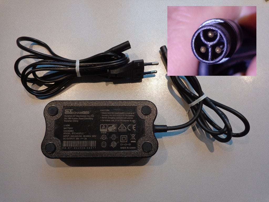 Oplader voor oa Qwic Amslod 36V (42v), Gebruikt