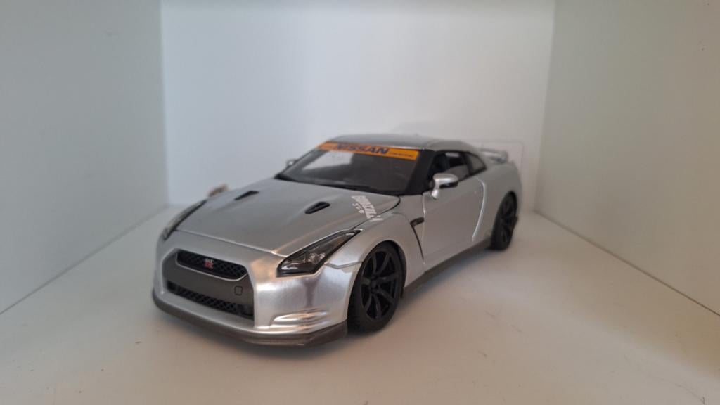 Nissan GT-R R35 Turbo 1:18, Hobby en Vrije tijd, Ophalen of Verzenden, Zo goed als nieuw, Auto, Bburago