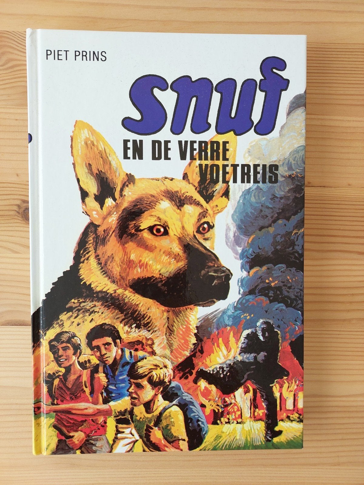Snuf de hond de verre voetreis, Ophalen of Verzenden, Zo goed als nieuw, Piet Prins, Fictie