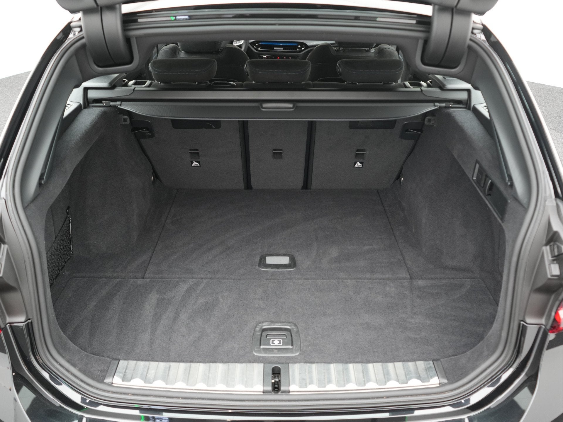 Foto 49 van BMW 3 Serie Touring 330i xDrive M-Sport | M-Performance Pack