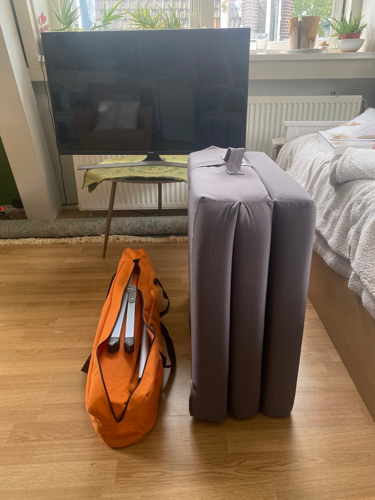 Camping cot + folding mattress / Veldbed + opvouwbaar matras, Caravans en Kamperen, Ophalen
