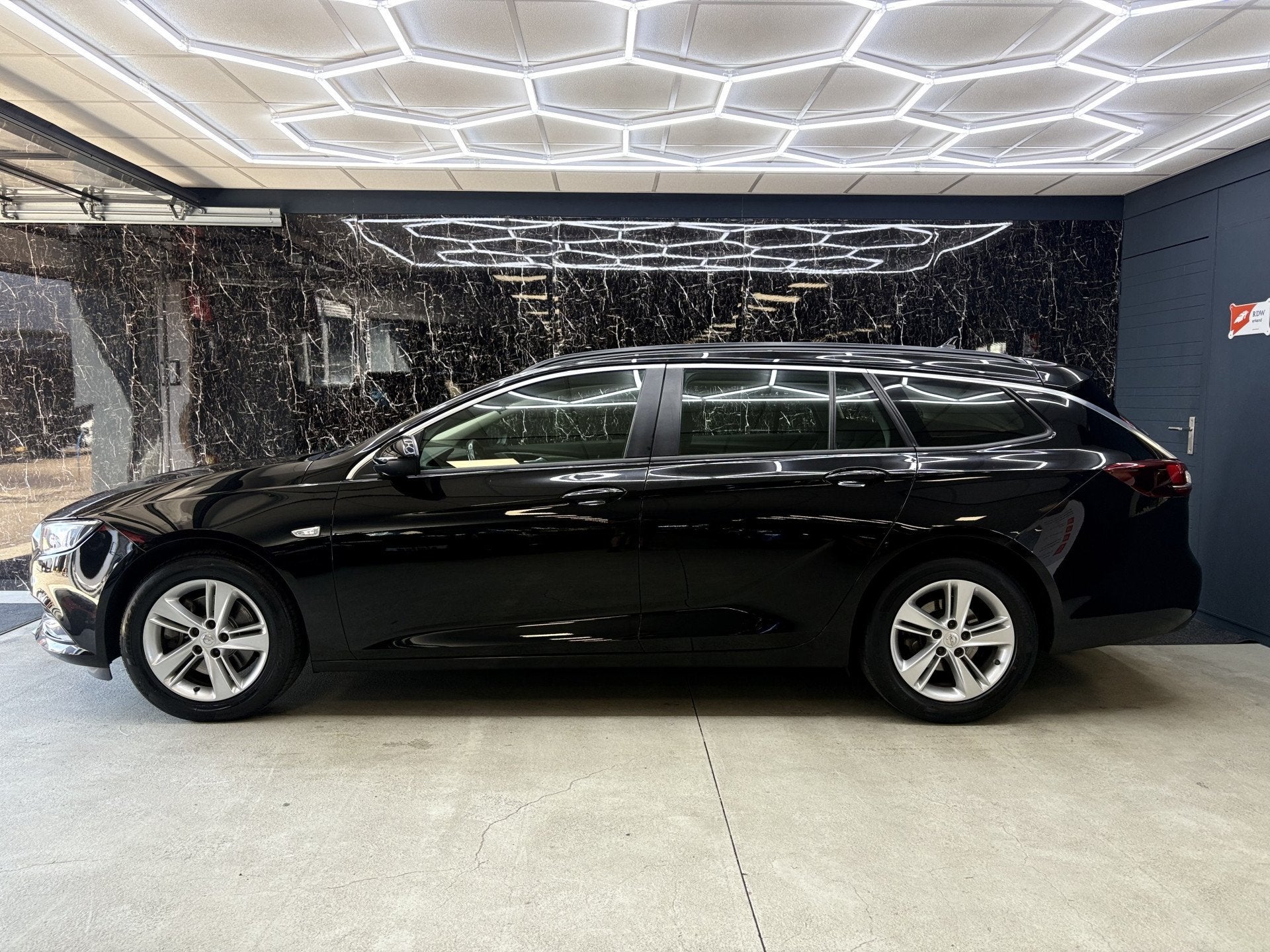 Opel Insignia Sports Tourer 2.0 CDTI Business Executive, 1956 cc, 4 cilinders, Zwart, Diesel