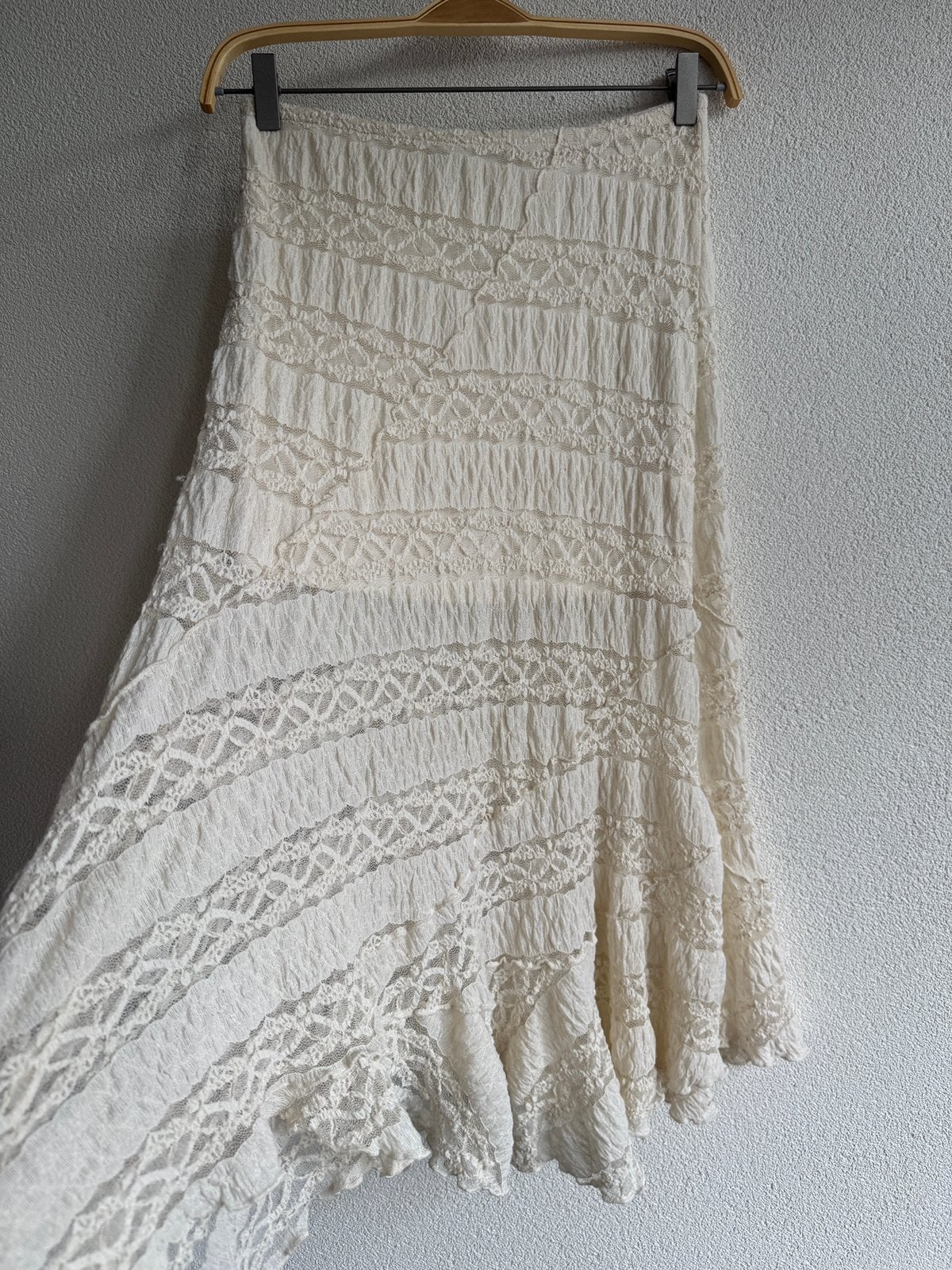 Bershka kanten asymmetrische midi rok, Maat 38/40 (M), Beige, Bershka, Ophalen of Verzenden