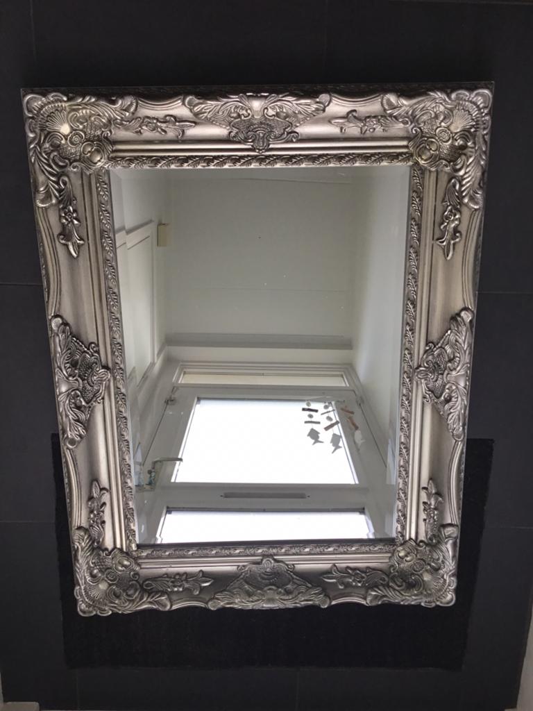 Grote Barok Spiegel - Zilverkleurig met Sierlijke Lijst, Ophalen, Rechthoekig, Minder dan 50 cm, 100 tot 150 cm